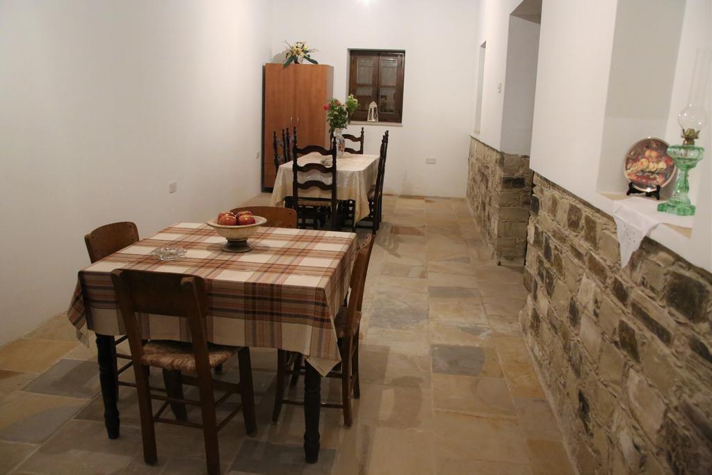 Charoullas Traditional Mansion Villa Alaminos Exterior photo